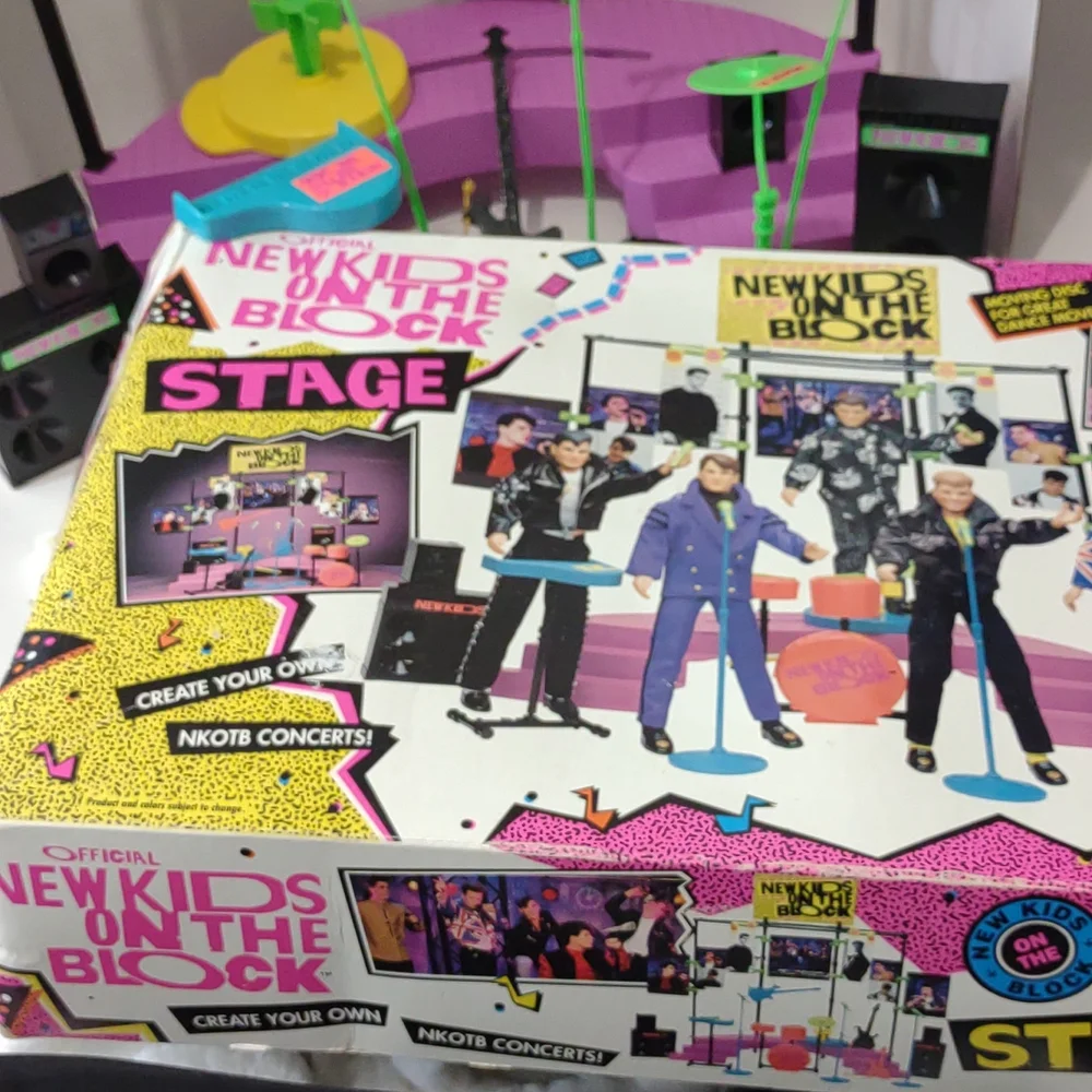 Vintage New Kids On the Block Doll Stage - Picture 11 of 13